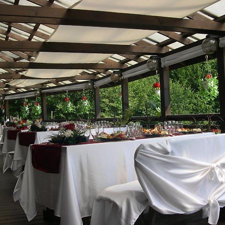 Cabana La Noi Hotel Rîşnov Екстериор снимка