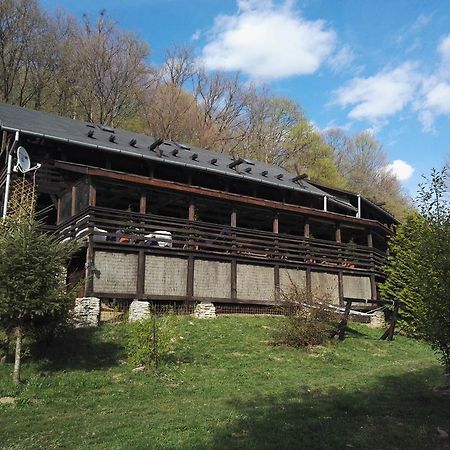 Cabana La Noi Hotel Rîşnov Екстериор снимка