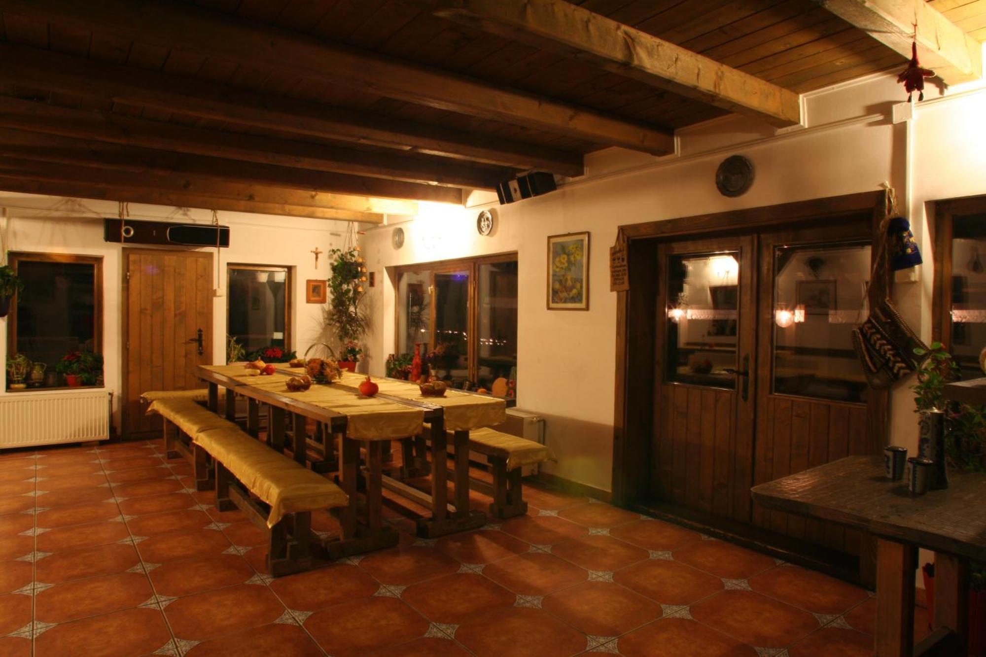 Cabana La Noi Hotel Rîşnov Екстериор снимка