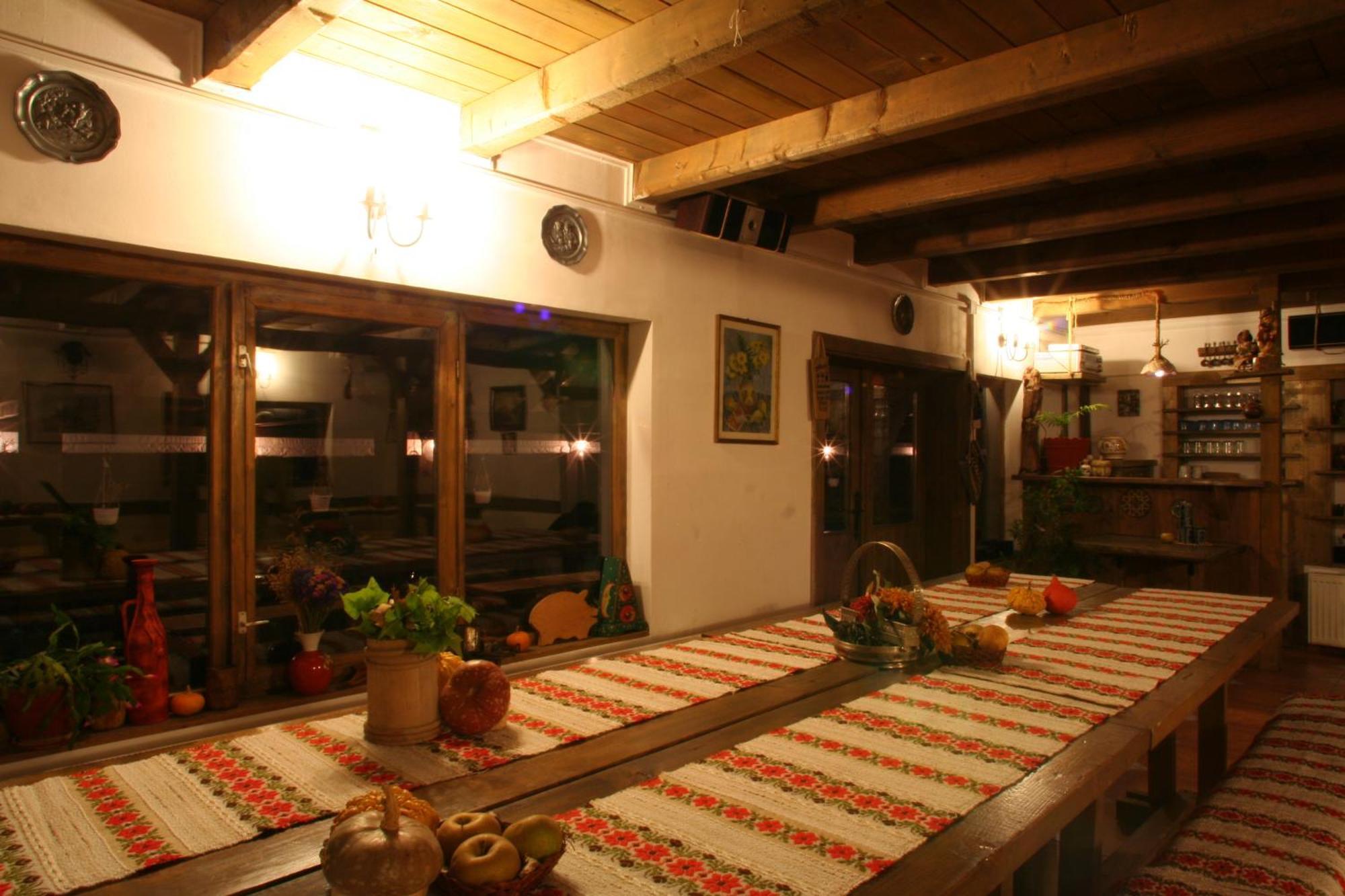 Cabana La Noi Hotel Rîşnov Екстериор снимка