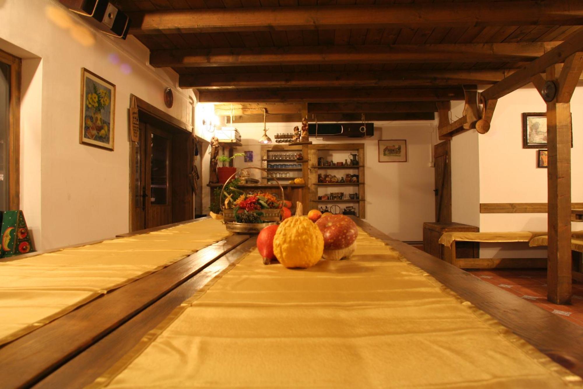 Cabana La Noi Hotel Rîşnov Екстериор снимка