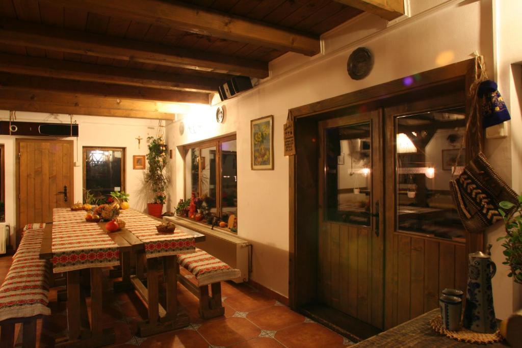 Cabana La Noi Hotel Rîşnov Екстериор снимка