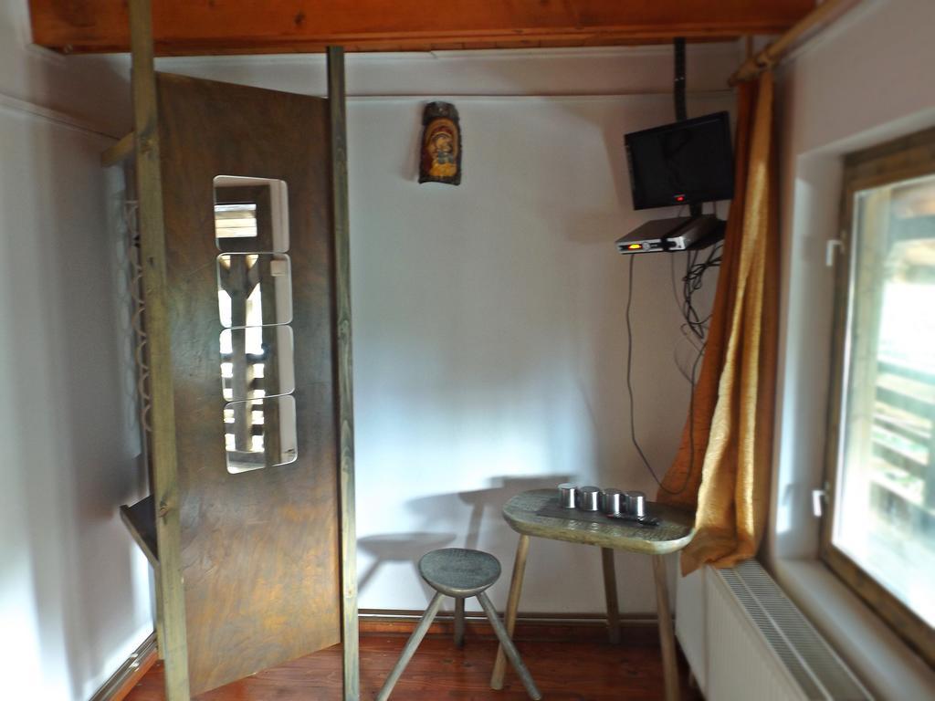 Cabana La Noi Hotel Rîşnov Екстериор снимка