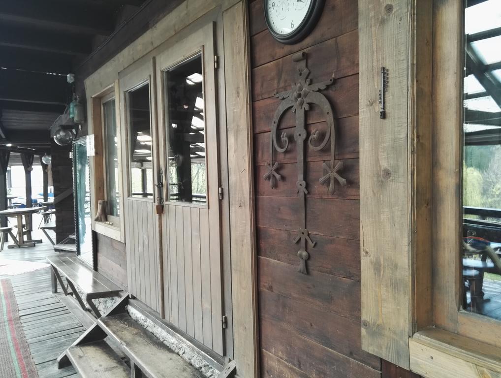 Cabana La Noi Hotel Rîşnov Екстериор снимка