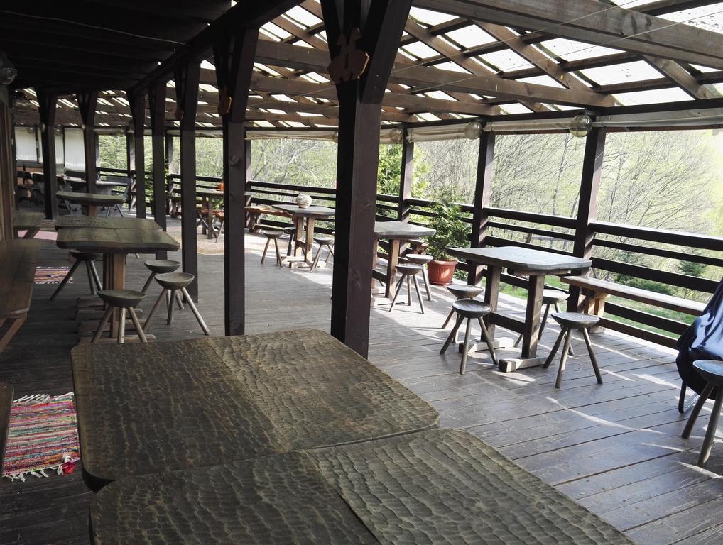 Cabana La Noi Hotel Rîşnov Екстериор снимка