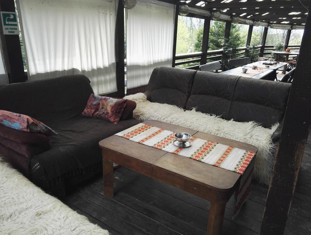 Cabana La Noi Hotel Rîşnov Екстериор снимка