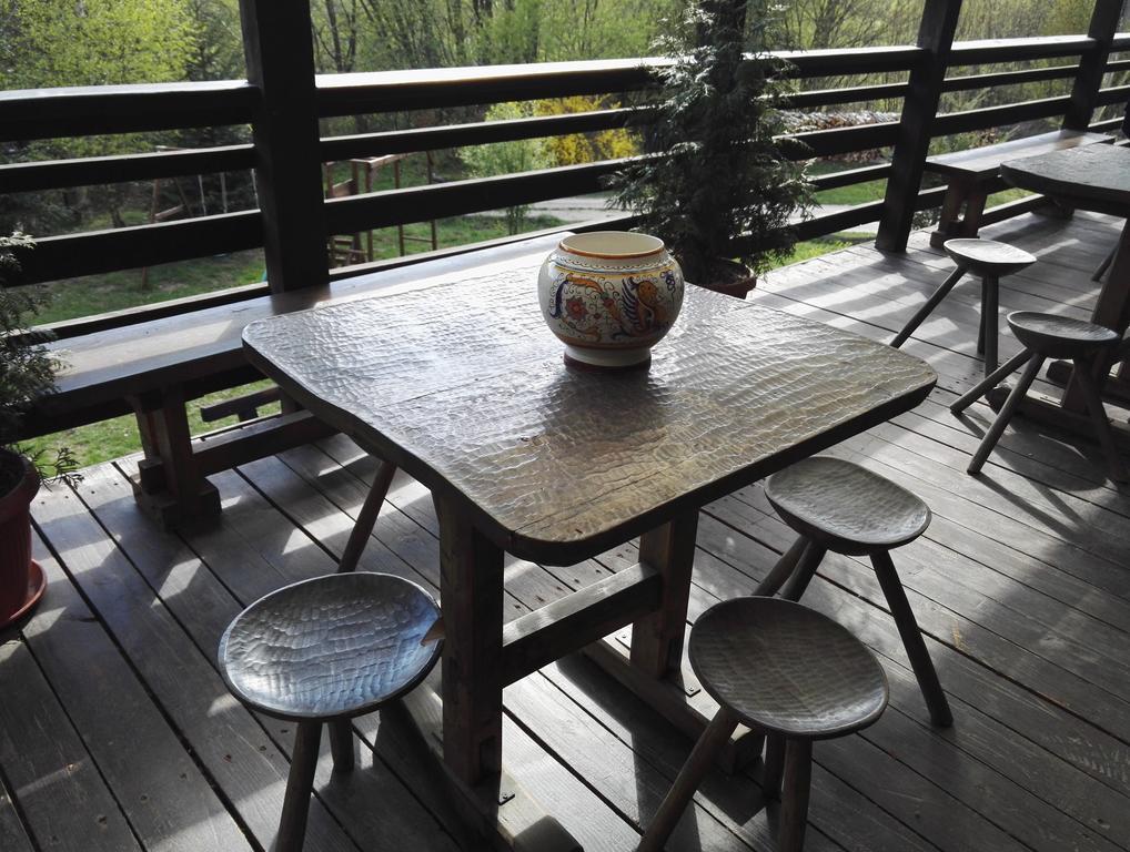 Cabana La Noi Hotel Rîşnov Екстериор снимка